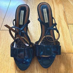 Zara sandals in shiny black size 30